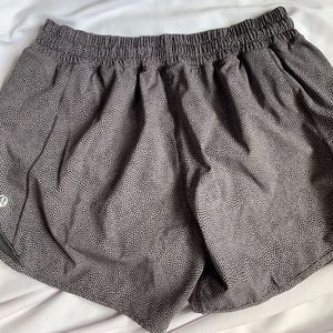 lululemon Hotty Hot Short II 4"